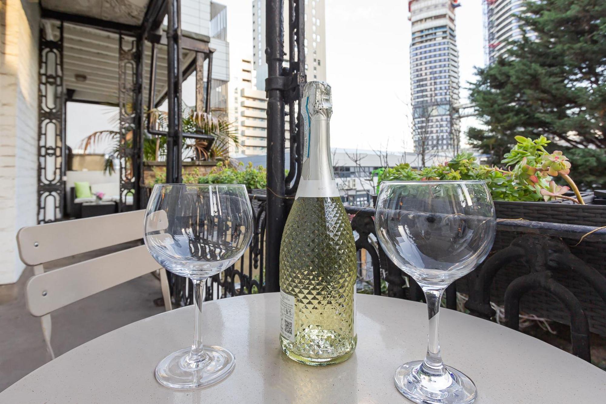 Appartamento New Luxury 2 Bed 2 Bath Flat E14 Londra