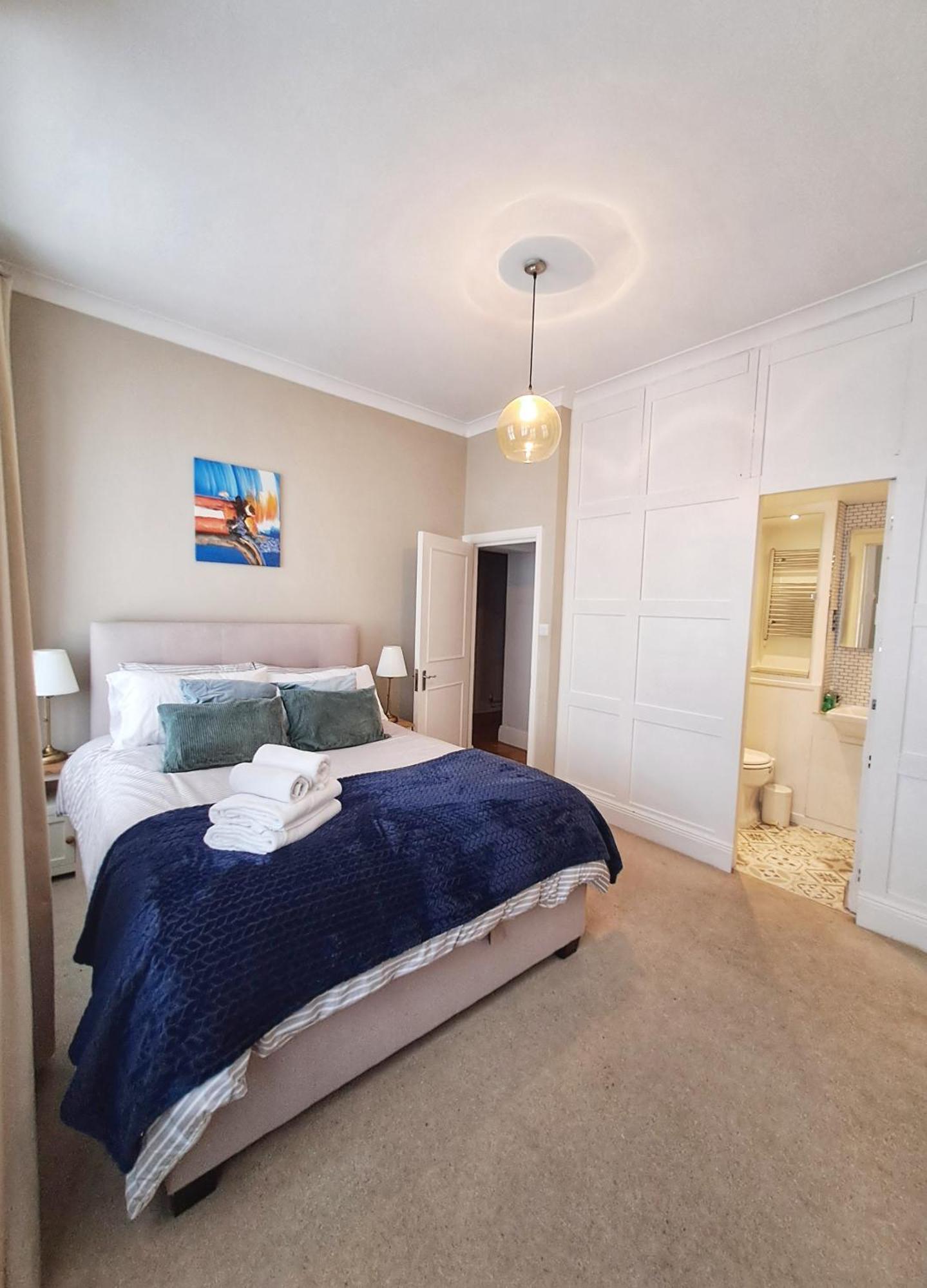 Appartamento New Luxury 2 Bed 2 Bath Flat E14 *