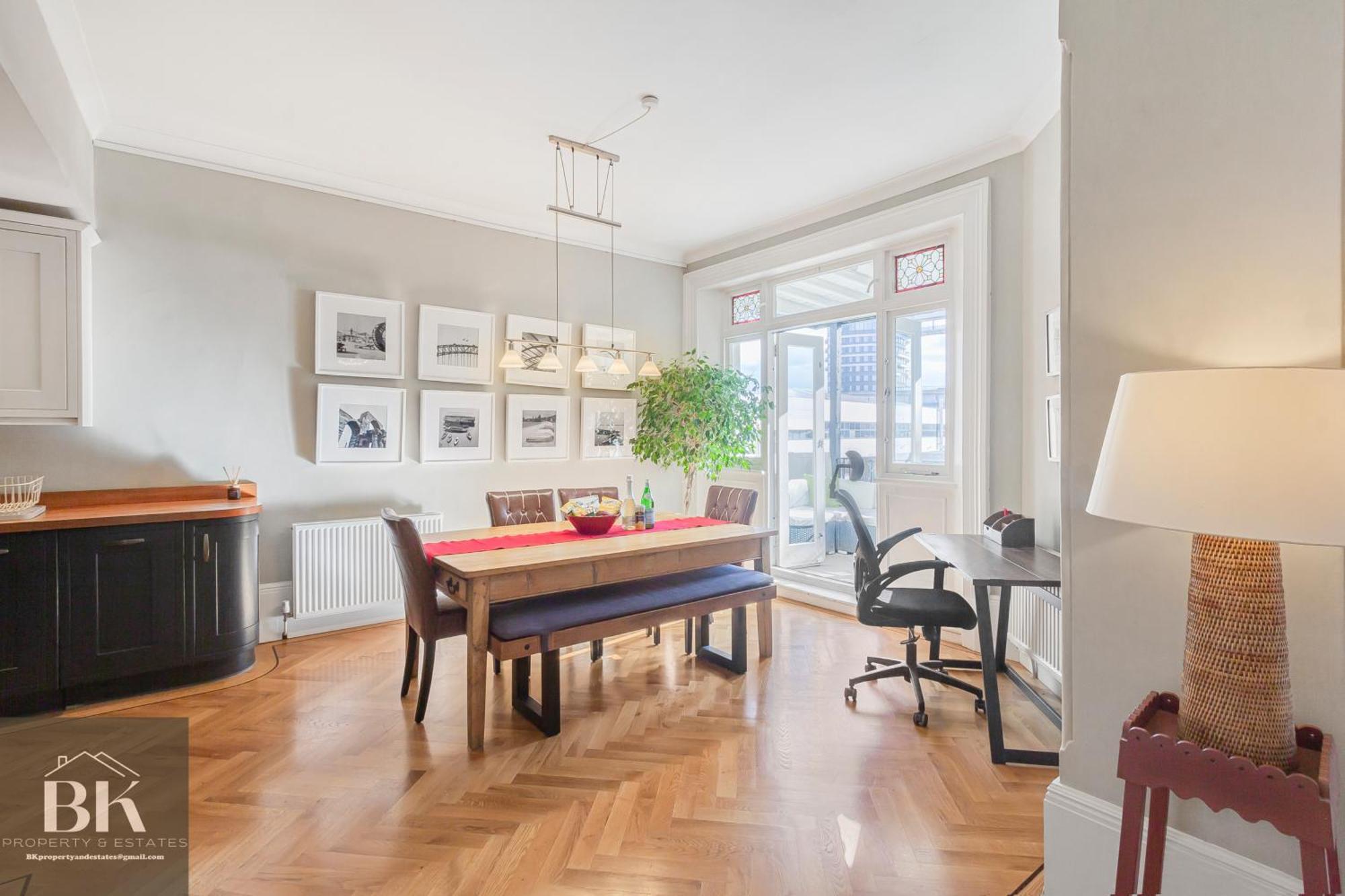 New Luxury 2 Bed 2 Bath Flat E14 * Londra